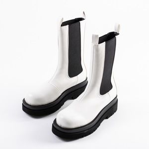 LoveRaid - White & Black Ankle Boot